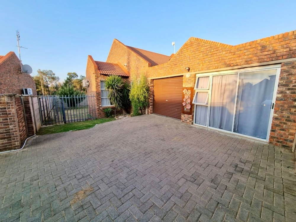 Townhouse for sale in Langenhovenpark - 1BX1718248