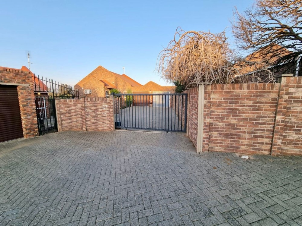 Townhouse for sale in Langenhovenpark - 1BX1718248