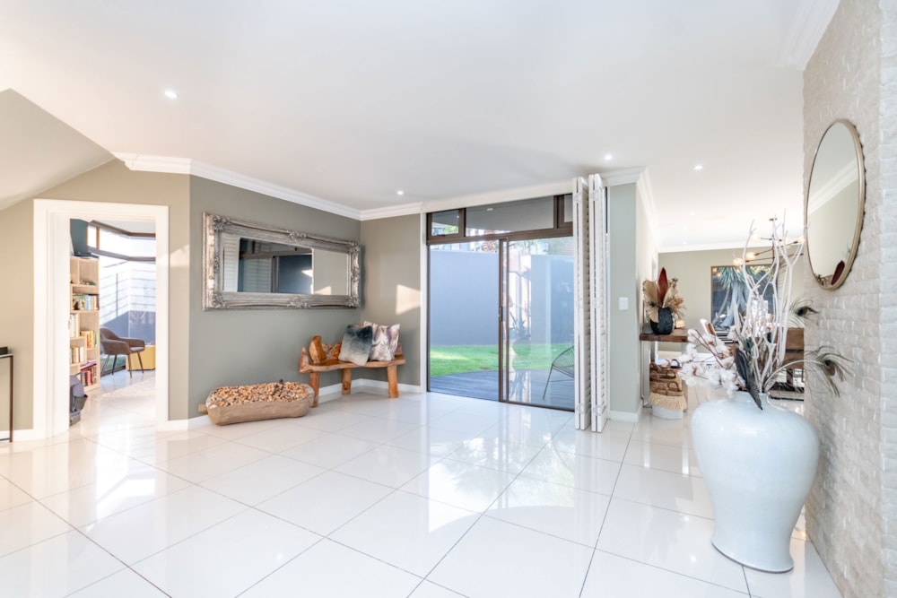 Double-storey house for sale in Ebotse Golf Estate - EN1719520 Double-storey house for sale in Ebotse Golf Estate - EN1719520