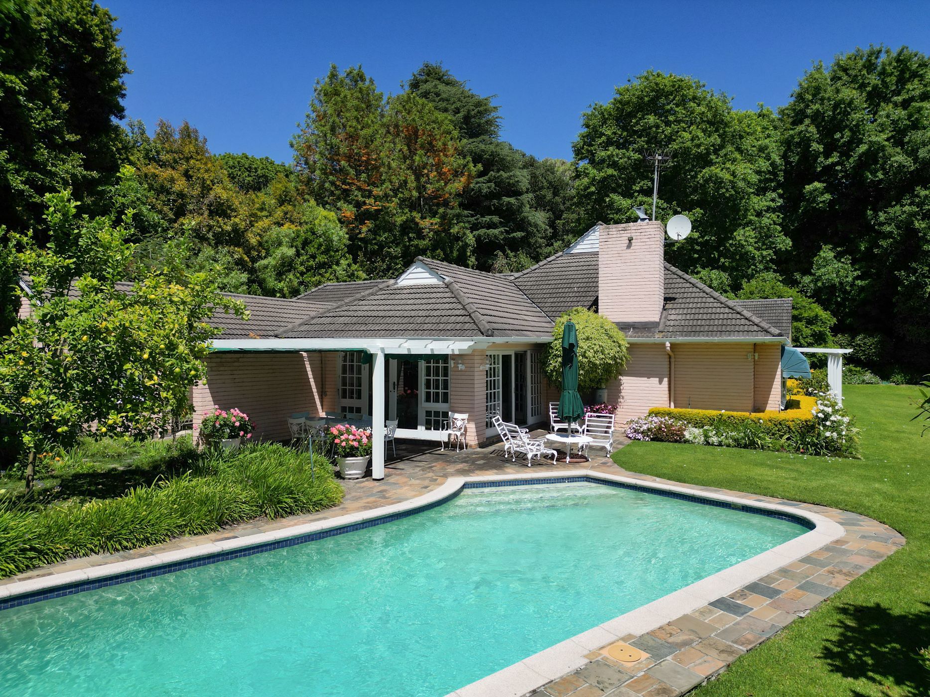 House for sale in Bishopscourt - KW1715853