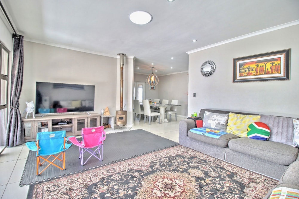 House let in Bothasig - 1PLA1718664 House let in Bothasig - 1PLA1718664