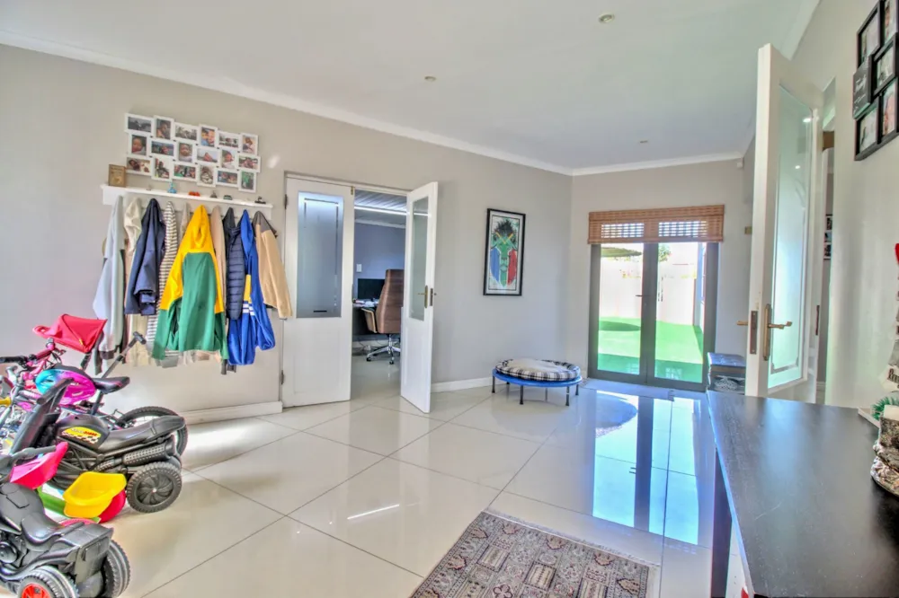 House let in Bothasig - 1PLA1718664 House let in Bothasig - 1PLA1718664