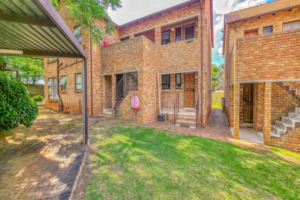 Apartment for sale in Willowbrook - RAN1716359