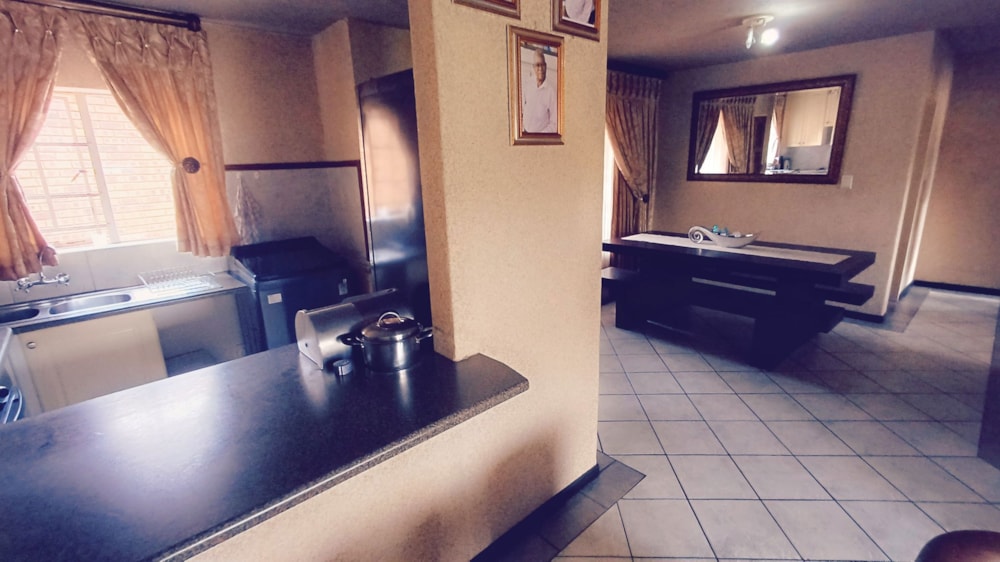 Townhouse for sale in Die Hoewes - CN1724351 Townhouse for sale in Die Hoewes - CN1724351