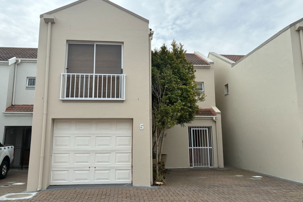 House let in West Beach, Blouberg - 1TV1677969