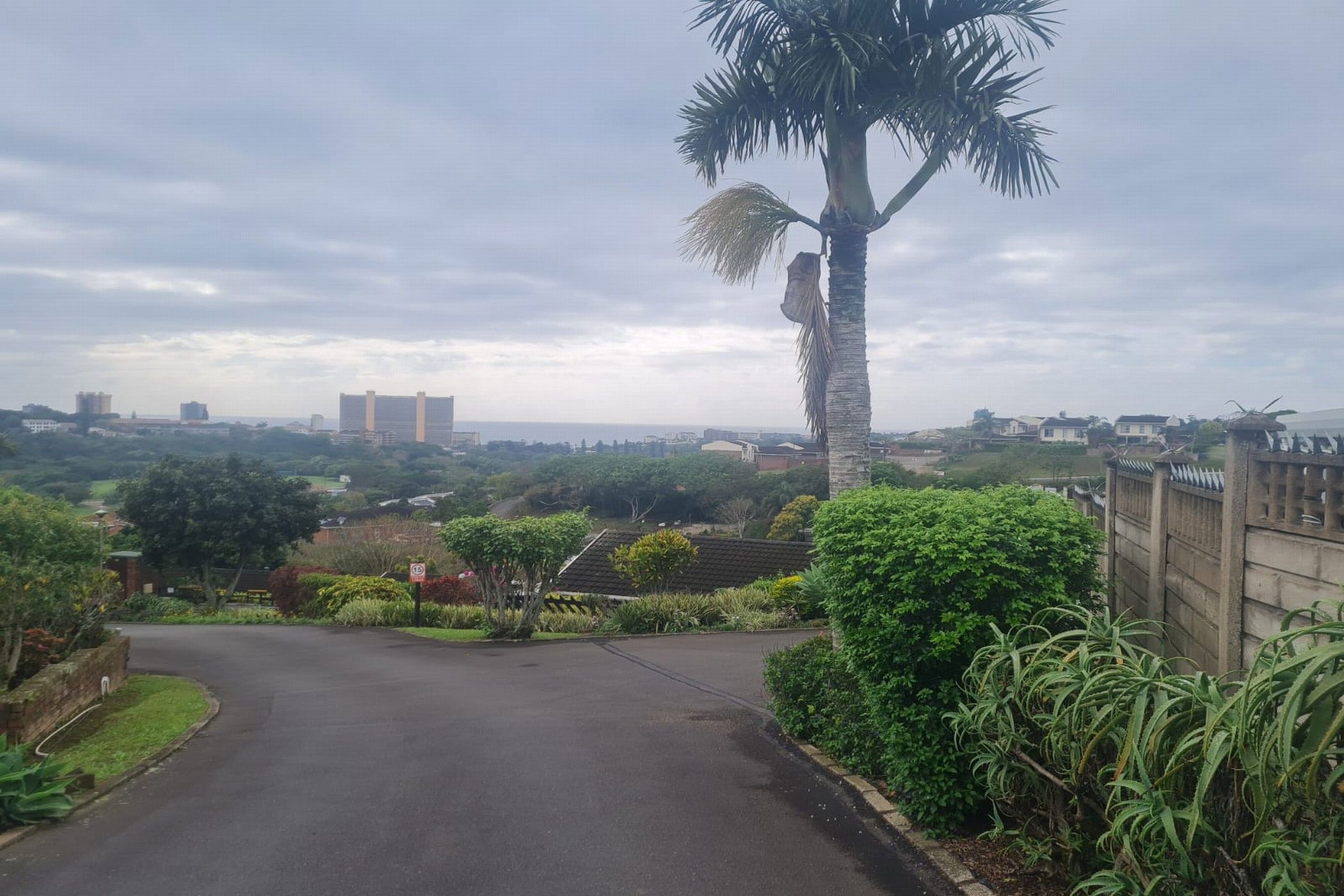 Townhouse to rent in Amanzimtoti - 1WB1718847