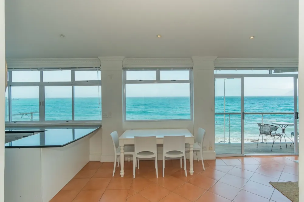 Apartment sold in Muizenberg - FH1717655 Apartment sold in Muizenberg - FH1717655