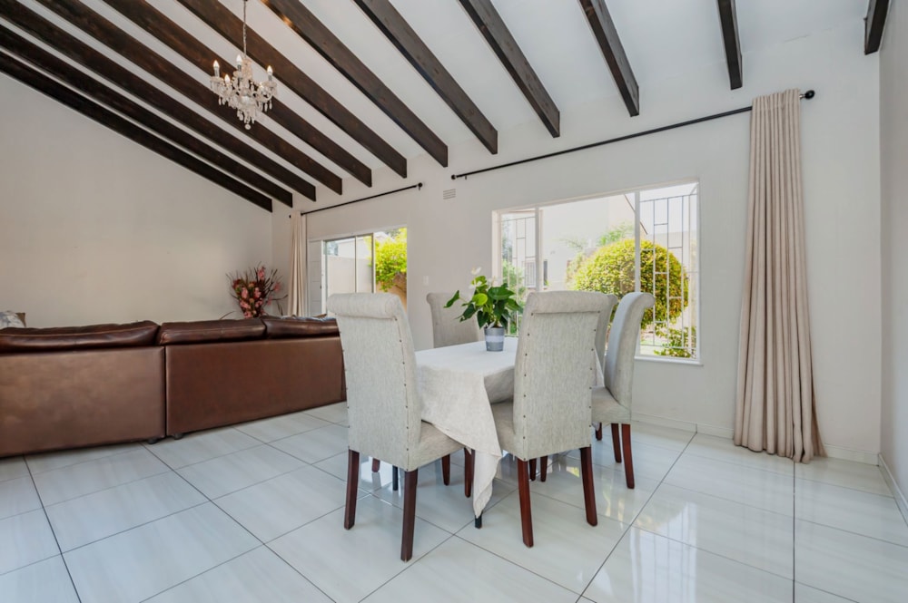 Townhouse for sale in Bryanston - RAN1716688 Townhouse for sale in Bryanston - RAN1716688