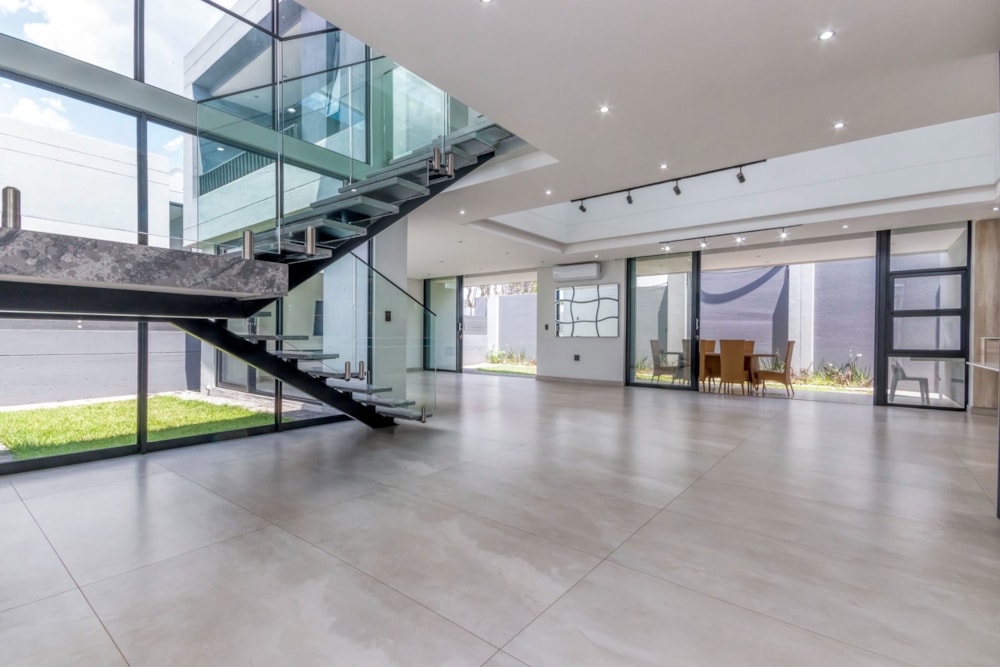 Cluster for sale in Oaklands, Johannesburg - HP1717590 Cluster for sale in Oaklands, Johannesburg - HP1717590