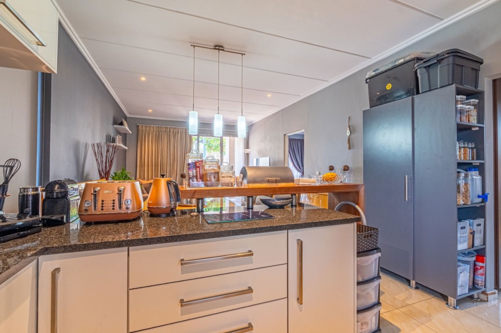 Apartment for sale in Bryanston - HP1717637