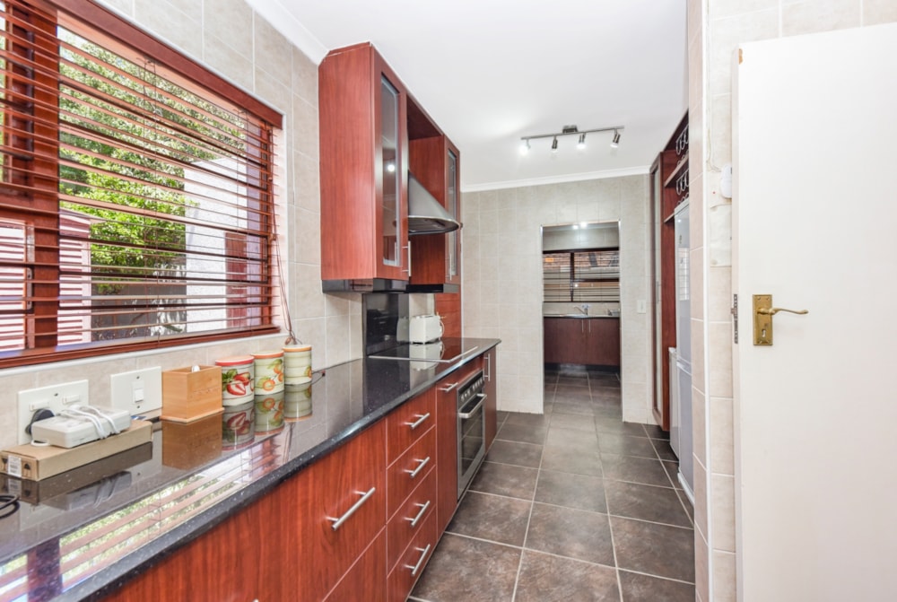 House for sale in Douglasdale - FW1719087 House for sale in Douglasdale - FW1719087