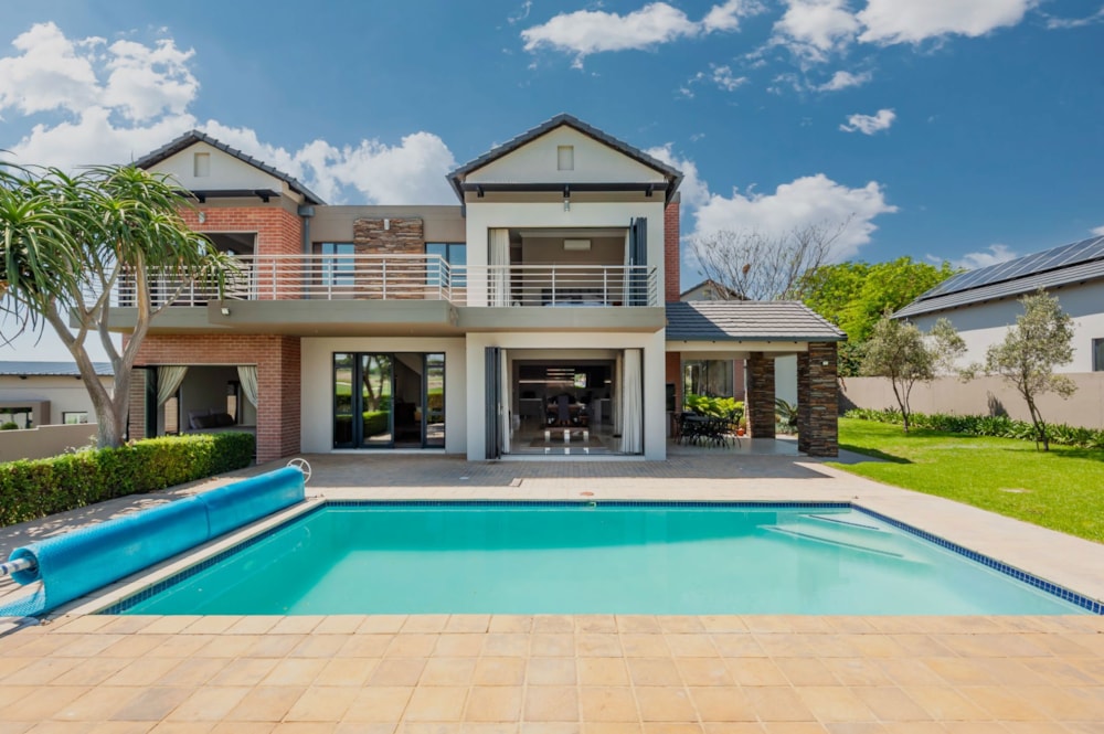 Double-storey house for sale in Copperleaf - 1CU1719738