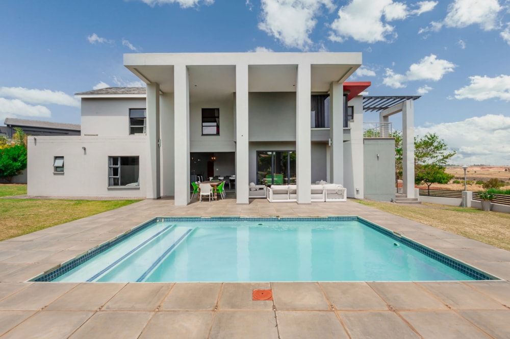 Double-storey house for sale in Copperleaf - 1CU1718809 Double-storey house for sale in Copperleaf - 1CU1718809