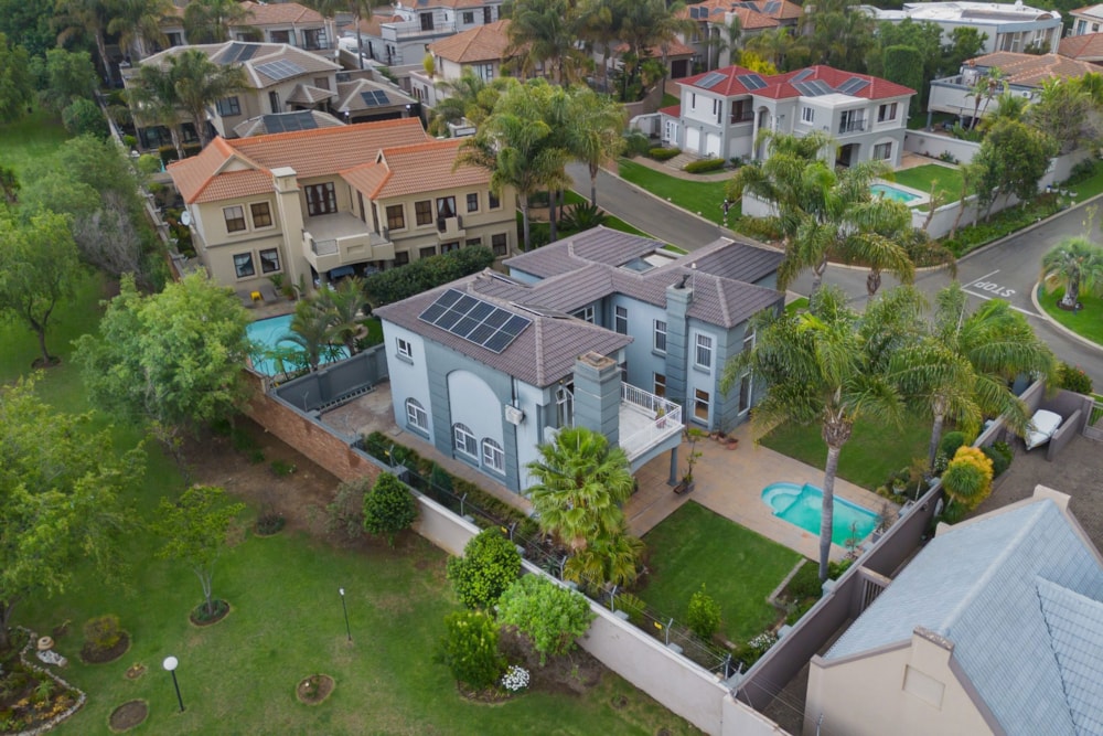 Double-storey cluster for sale in Bedfordview Area - BED1718055