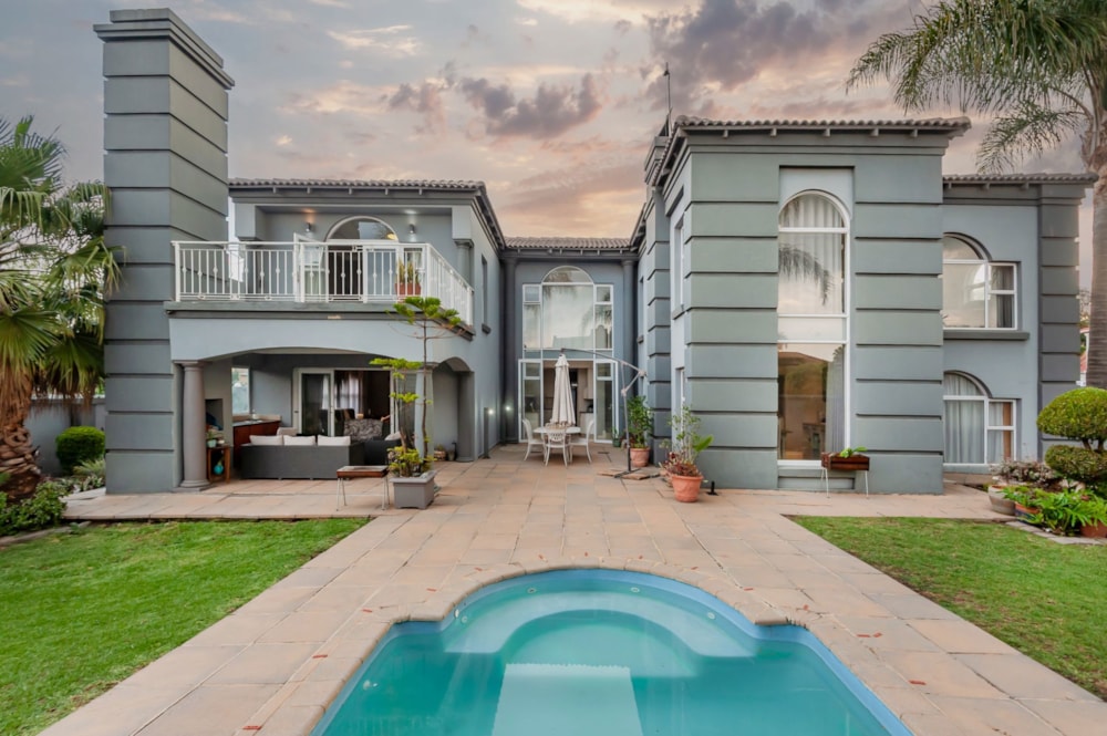 Double-storey cluster for sale in Bedfordview Area - BED1718055