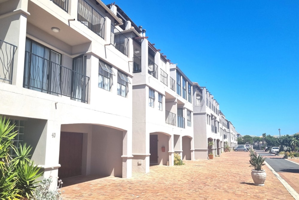 Townhouse to rent in Bloubergstrand - 1TV1723035 Townhouse to rent in Bloubergstrand - 1TV1723035