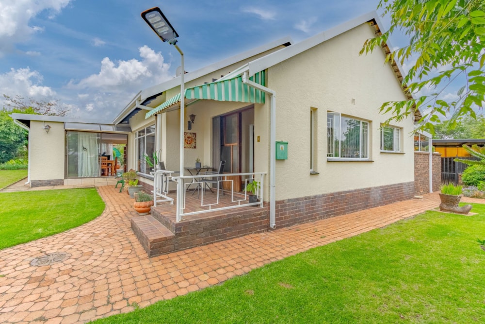 House for sale in Farrarmere - EN1711953 House for sale in Farrarmere - EN1711953