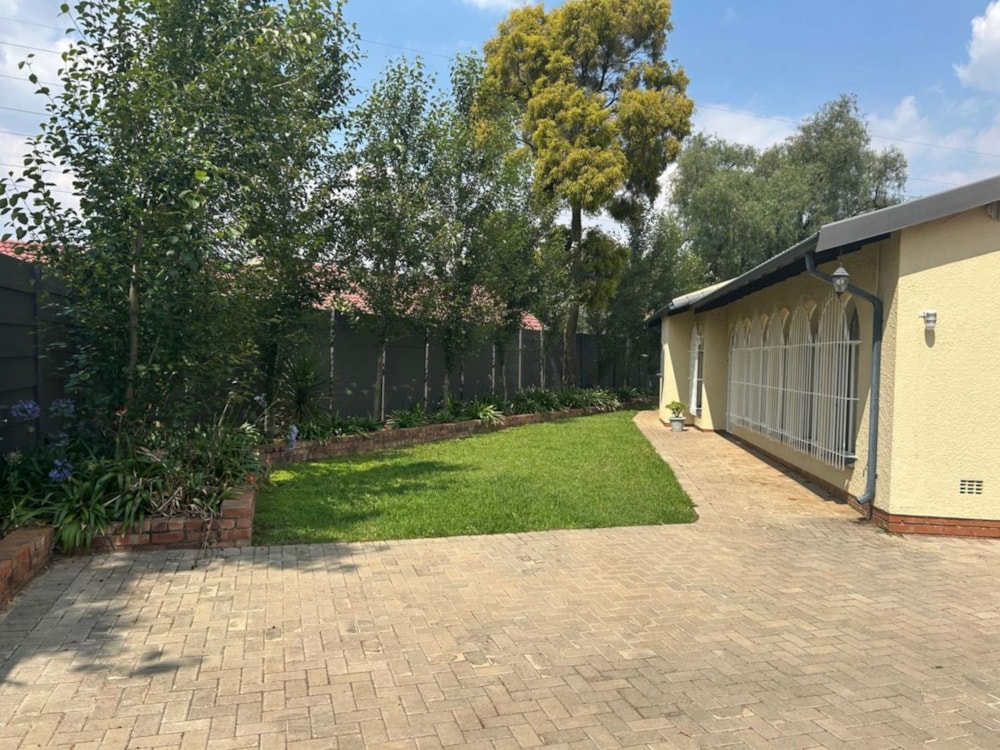 House for sale in Crystal Park - EN1721807 House for sale in Crystal Park - EN1721807