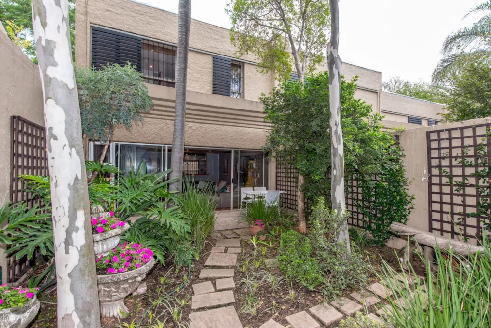 Townhouse sold in Craighall Park - HP1723770 Townhouse sold in Craighall Park - HP1723770