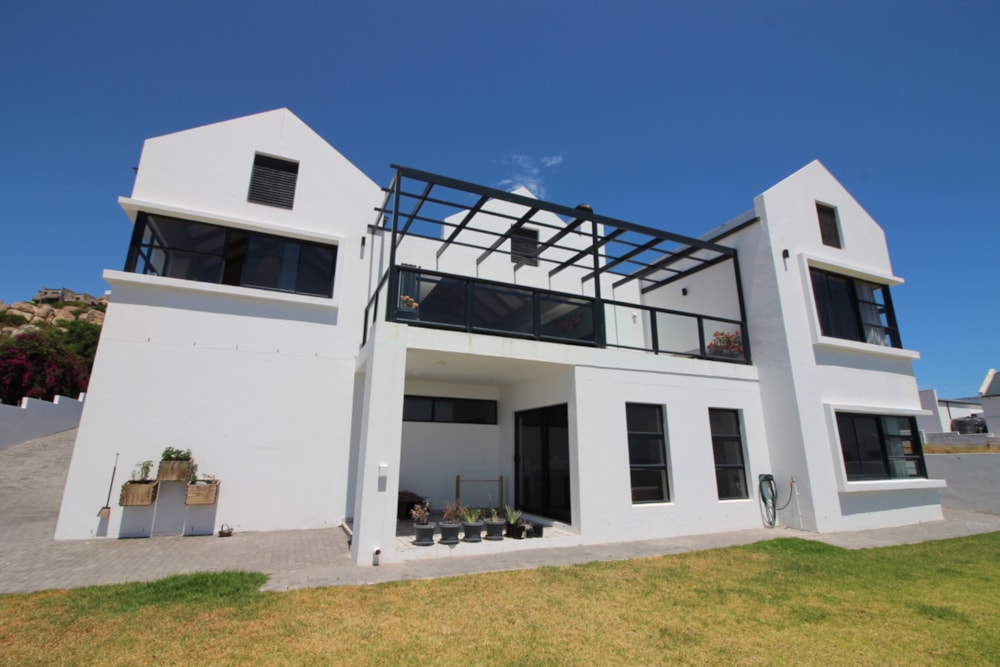 Double-storey house for sale in Da Gama Bay - LA1722261