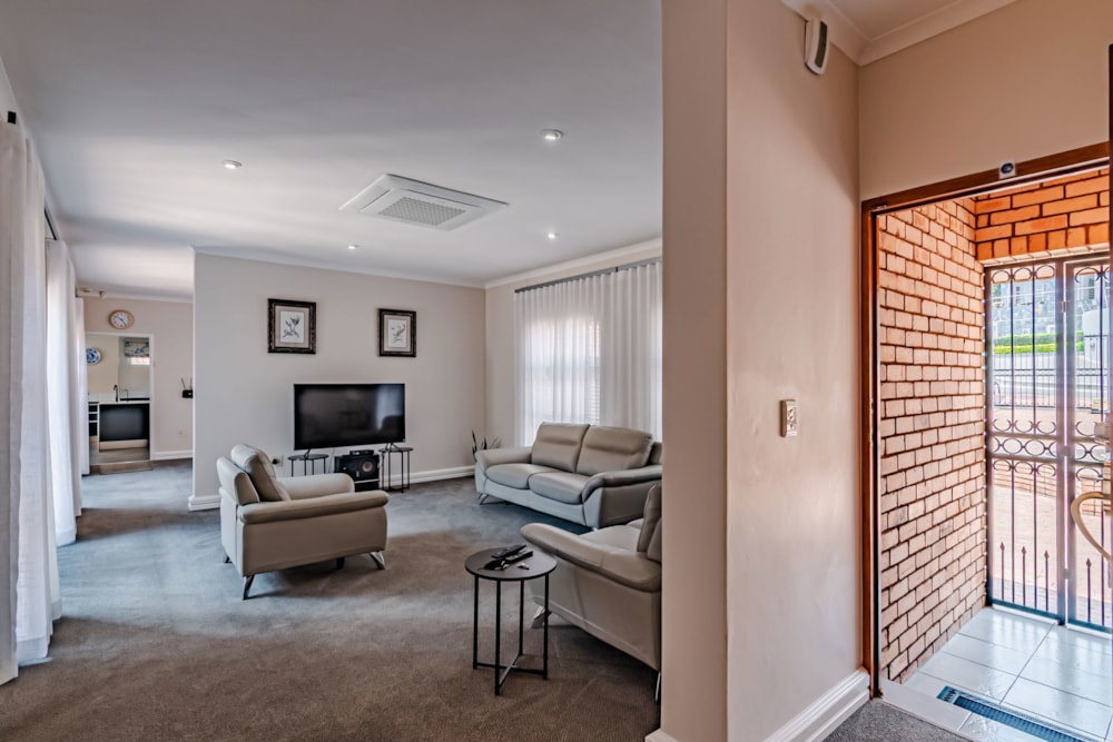 House for sale in Waterkloof, Pretoria East - PT1720332 House for sale in Waterkloof, Pretoria East - PT1720332