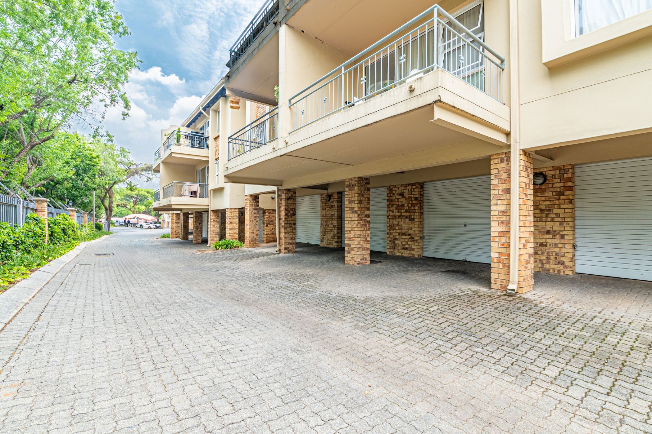 Apartment for sale in Bryanston - HP1721551