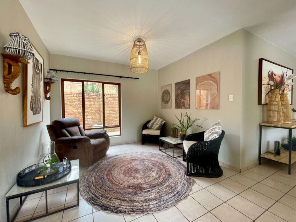 Double-storey house for sale in Silver Lakes Golf Estate - PT1733339