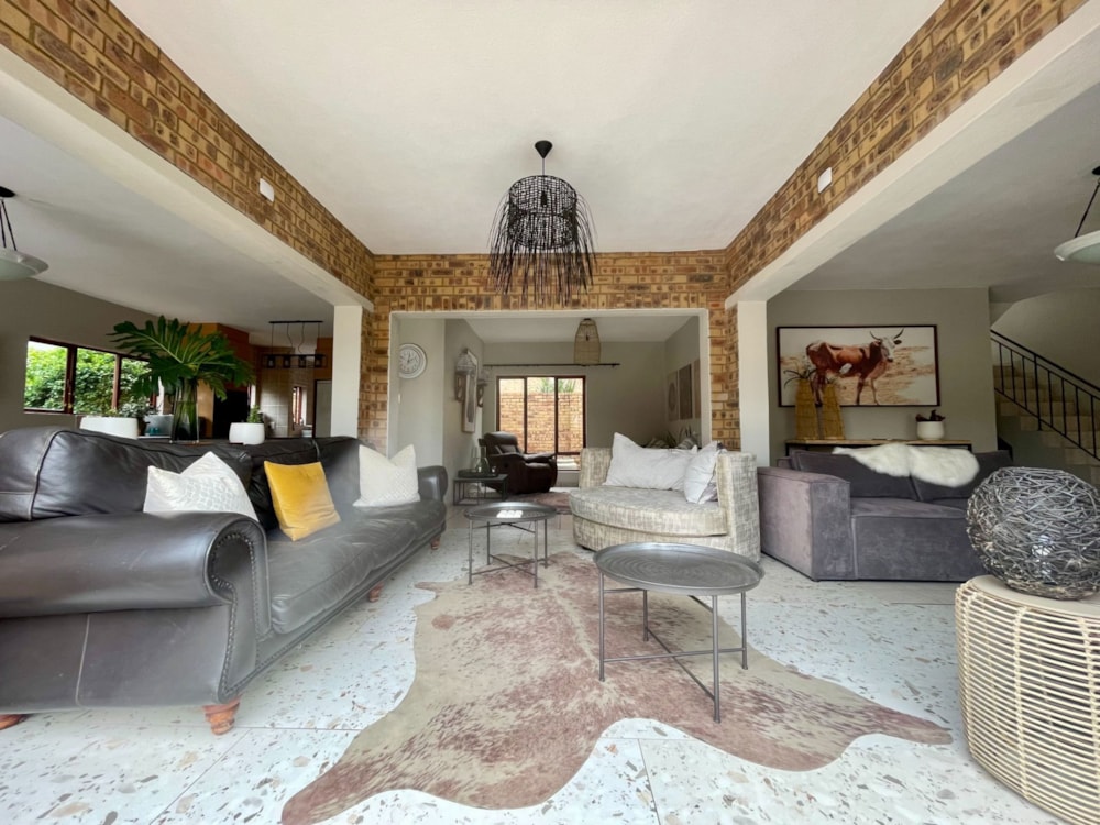 Double-storey house for sale in Silver Lakes Golf Estate - PT1733339