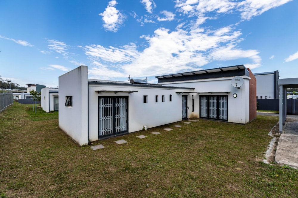 Townhouse for sale in Nahoon Valley Park - 1EZ1720654