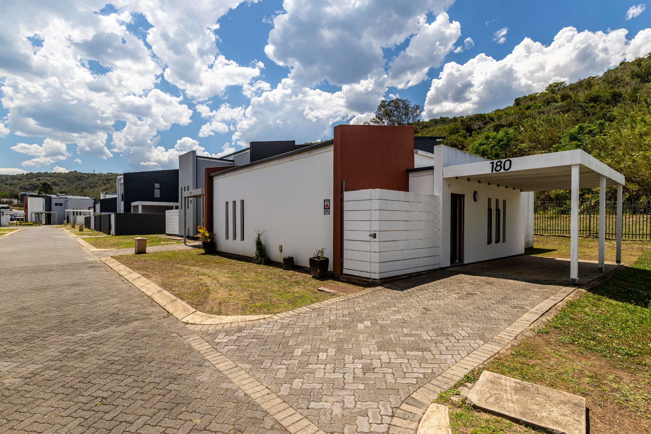 Townhouse for sale in Nahoon Valley Park - 1EZ1720654