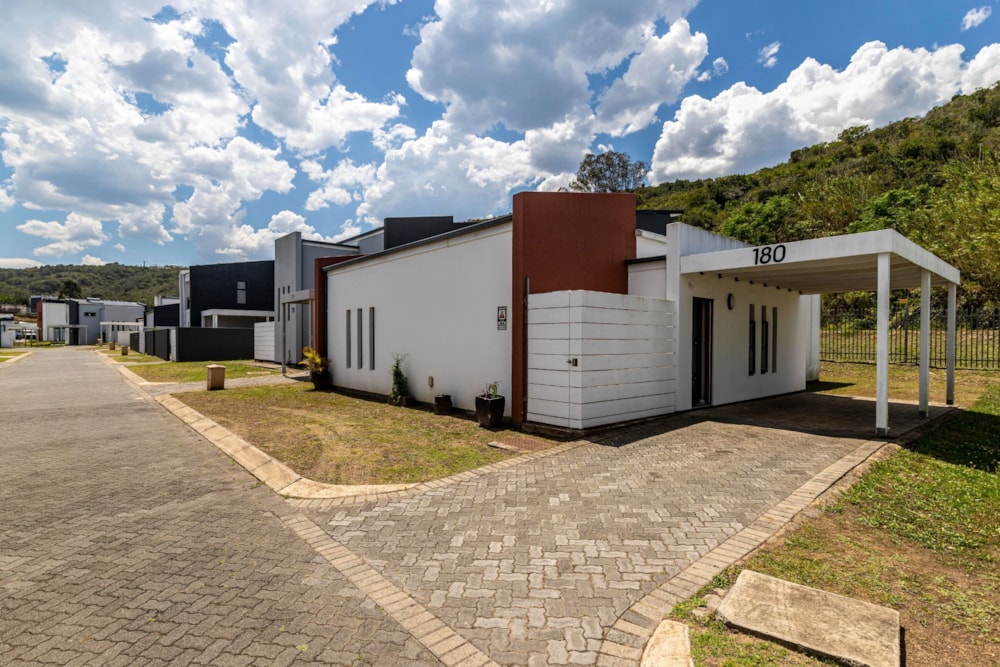 Townhouse for sale in Nahoon Valley Park - 1EZ1720654