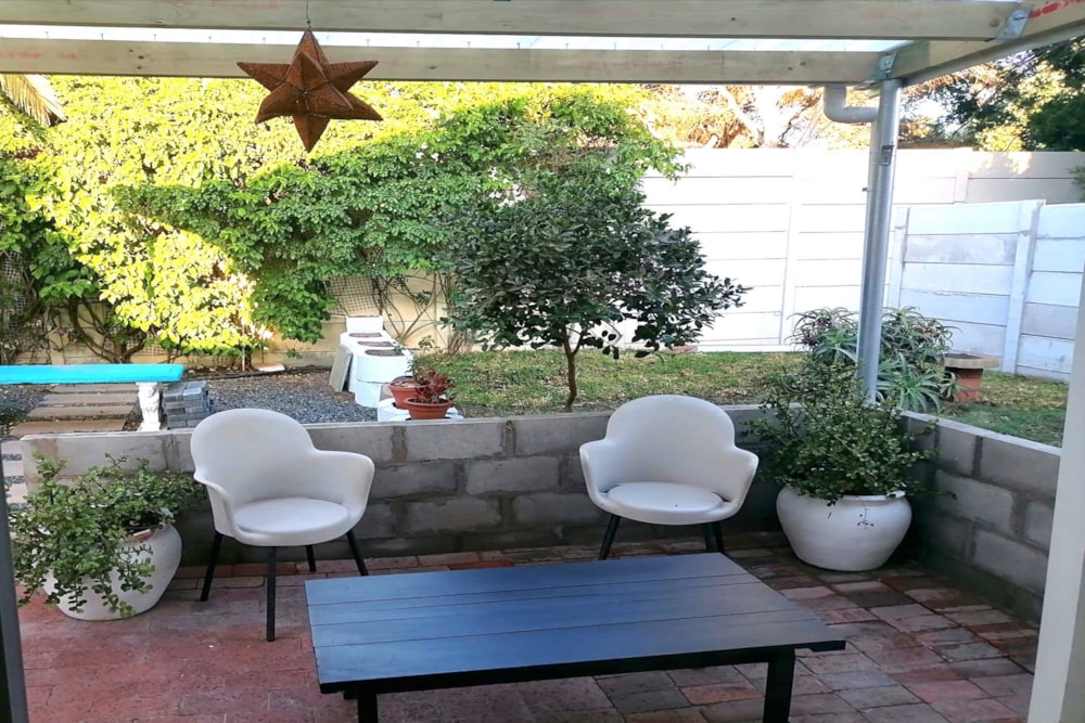 Garden cottage to rent in Table View - 1TV1722173 Garden cottage to rent in Table View - 1TV1722173