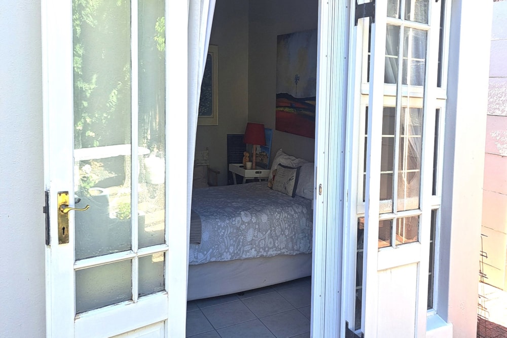 Garden cottage to rent in Table View - 1TV1722173 Garden cottage to rent in Table View - 1TV1722173