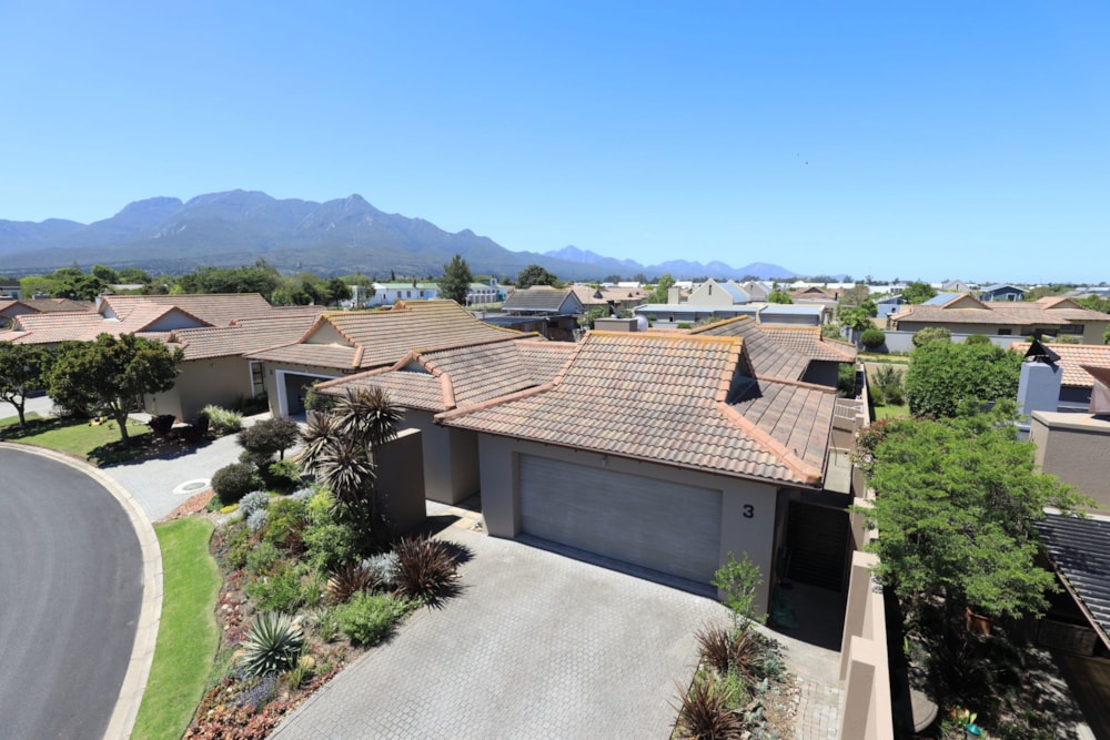 Security estate home for sale in Earl's Court - GEO1721380 Security estate home for sale in Earl's Court - GEO1721380