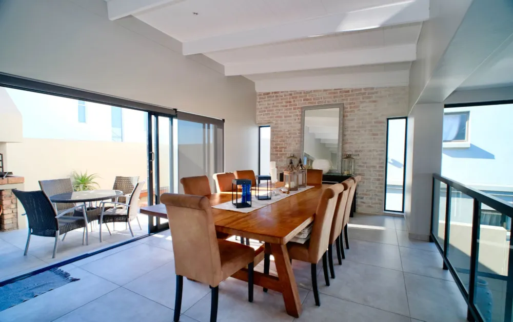Security complex home sold in Calypso Beach - LA1721176 Security complex home sold in Calypso Beach - LA1721176