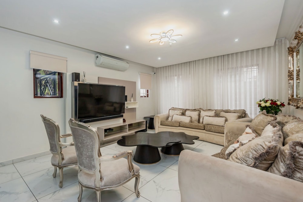 Double-storey cluster for sale in Bedfordview - BED1721951 Double-storey cluster for sale in Bedfordview - BED1721951