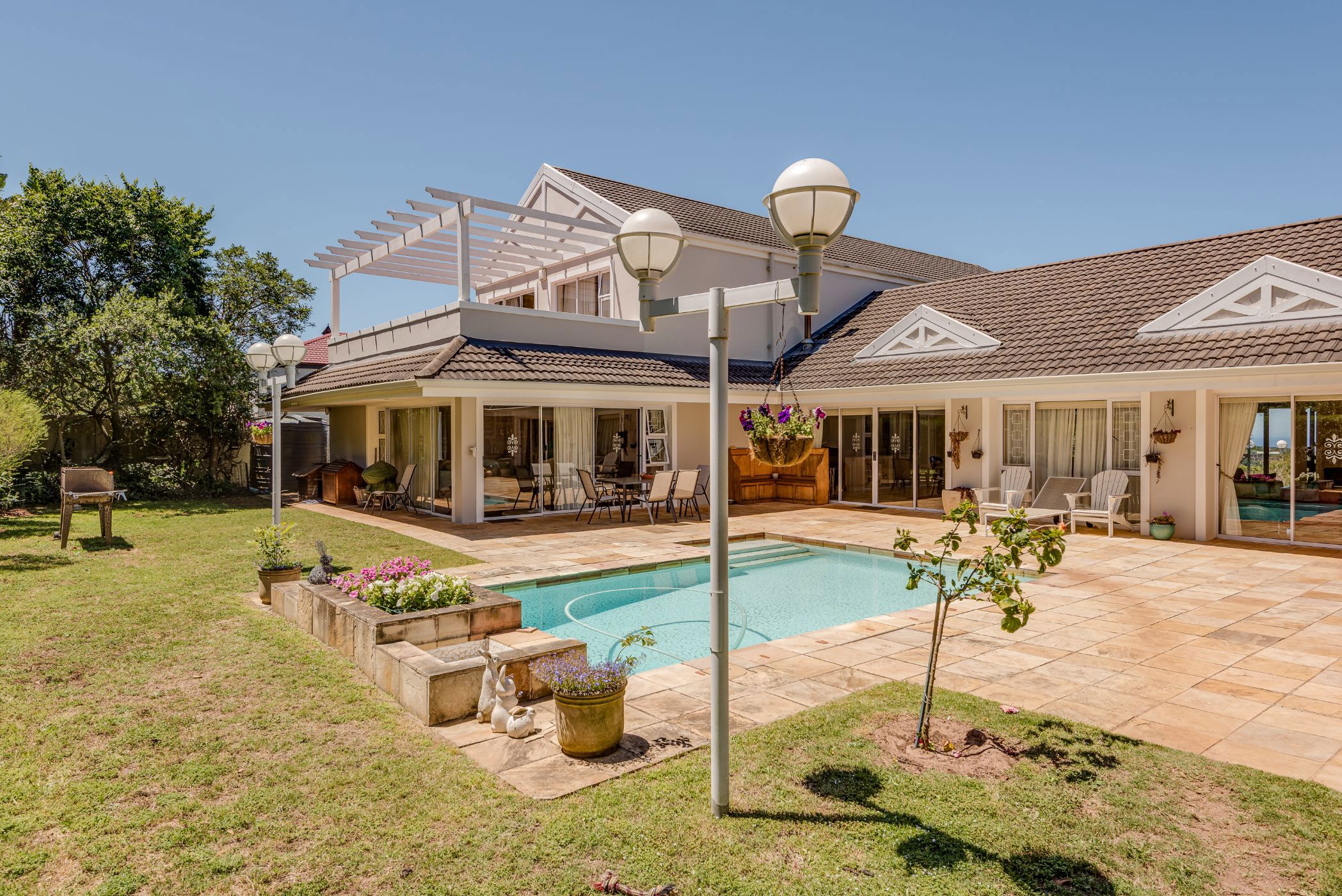 Security estate home for sale in Theescombe - 1PLZ1720249