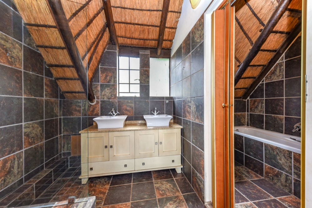 House for sale in Lonehill - FW1720440 House for sale in Lonehill - FW1720440