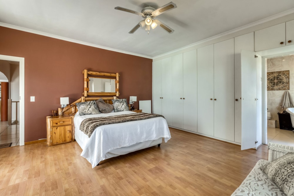 Security estate home for sale in Bel'Aire - SW1722905 Security estate home for sale in Bel'Aire - SW1722905