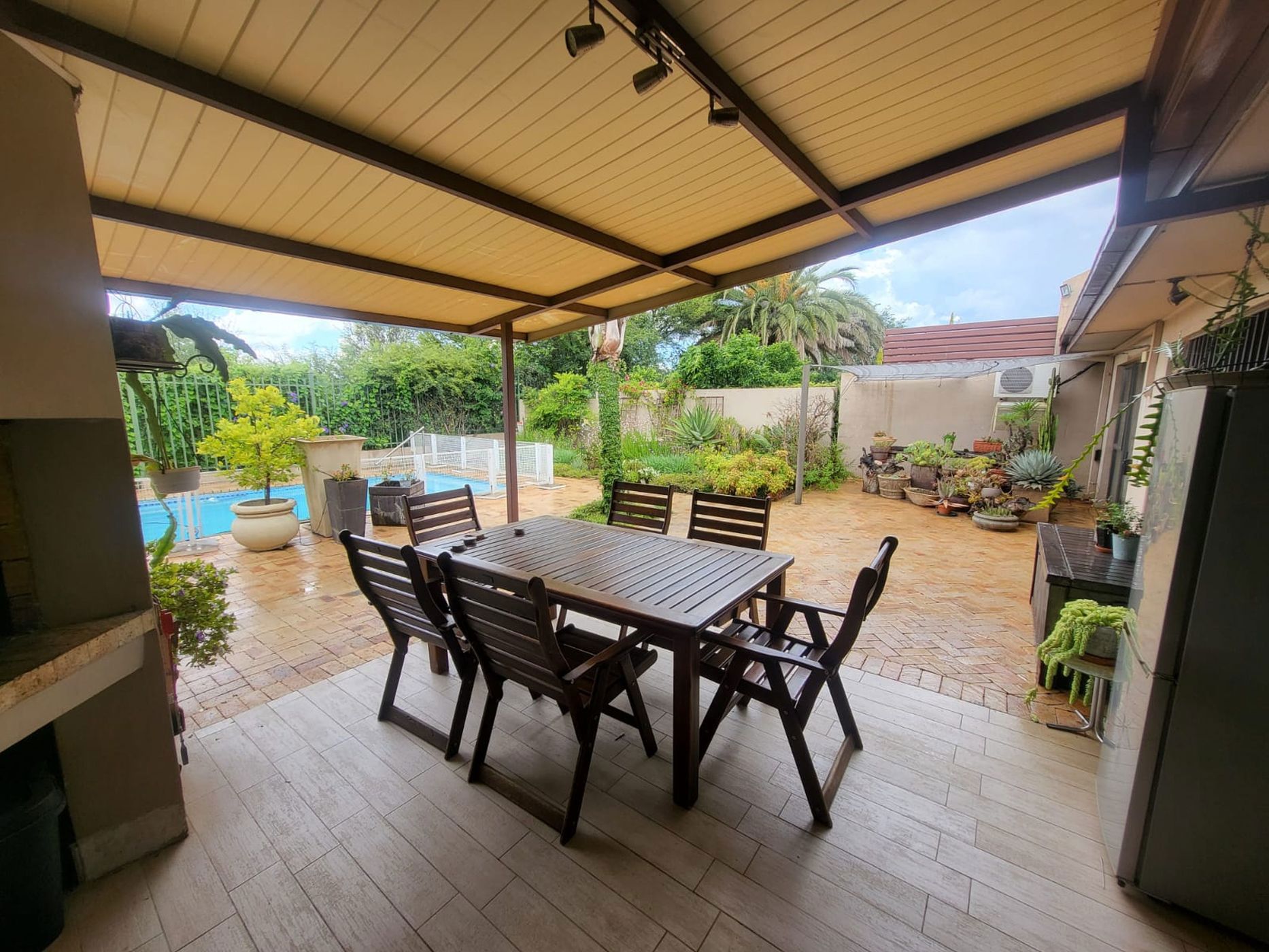 Townhouse for sale in Helicon Heights - 1BX1672008