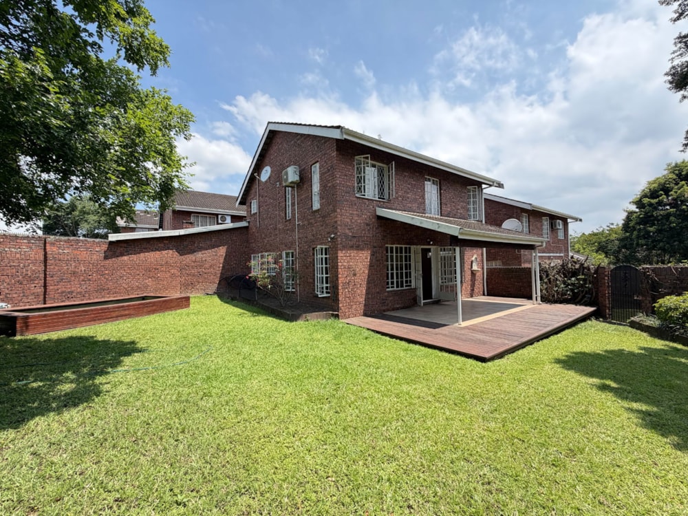 Townhouse to rent in Hayfields - 1PM1723051