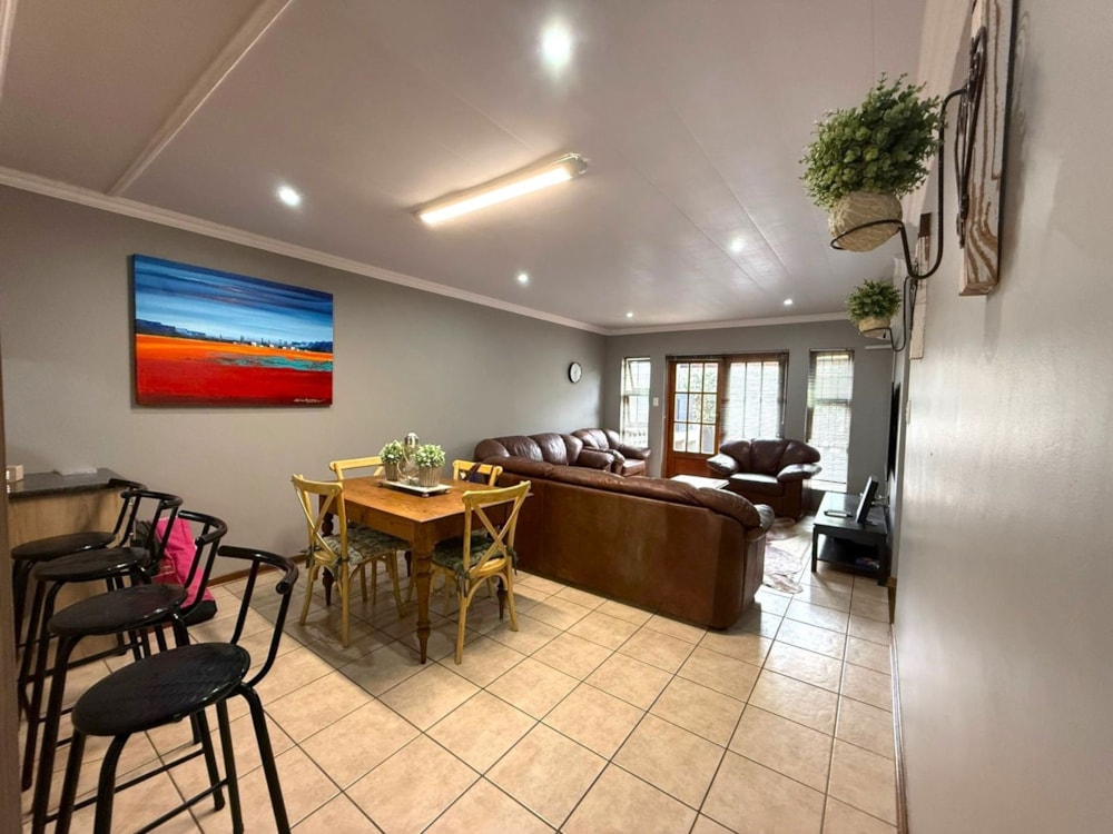 Townhouse for sale in Woodland Hills - 1BX1723006