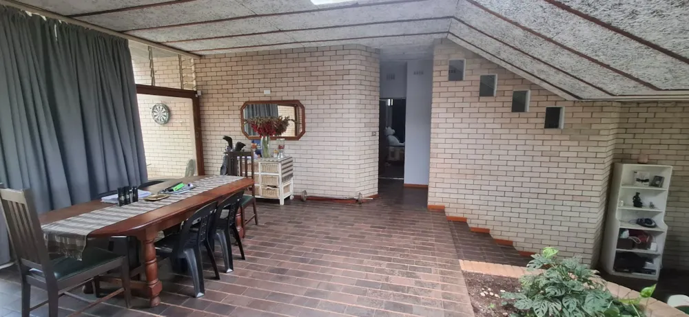 House let in Everton - 1KF1722550
