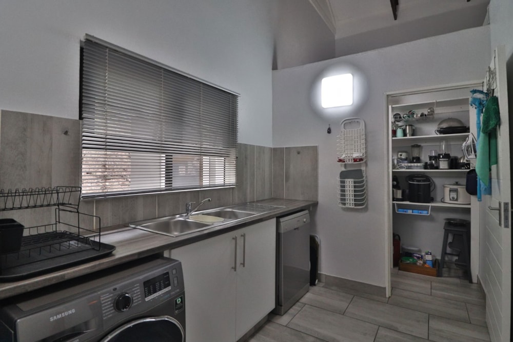 House for sale in Marloth Park - 1NK1721753 House for sale in Marloth Park - 1NK1721753