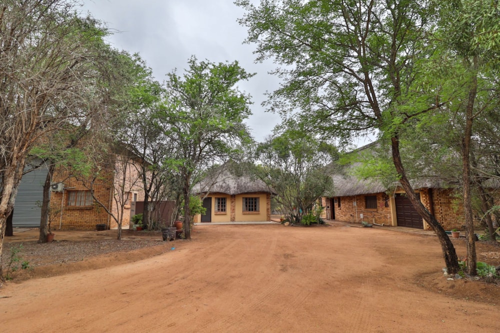 House for sale in Marloth Park - 1NK1721760 House for sale in Marloth Park - 1NK1721760