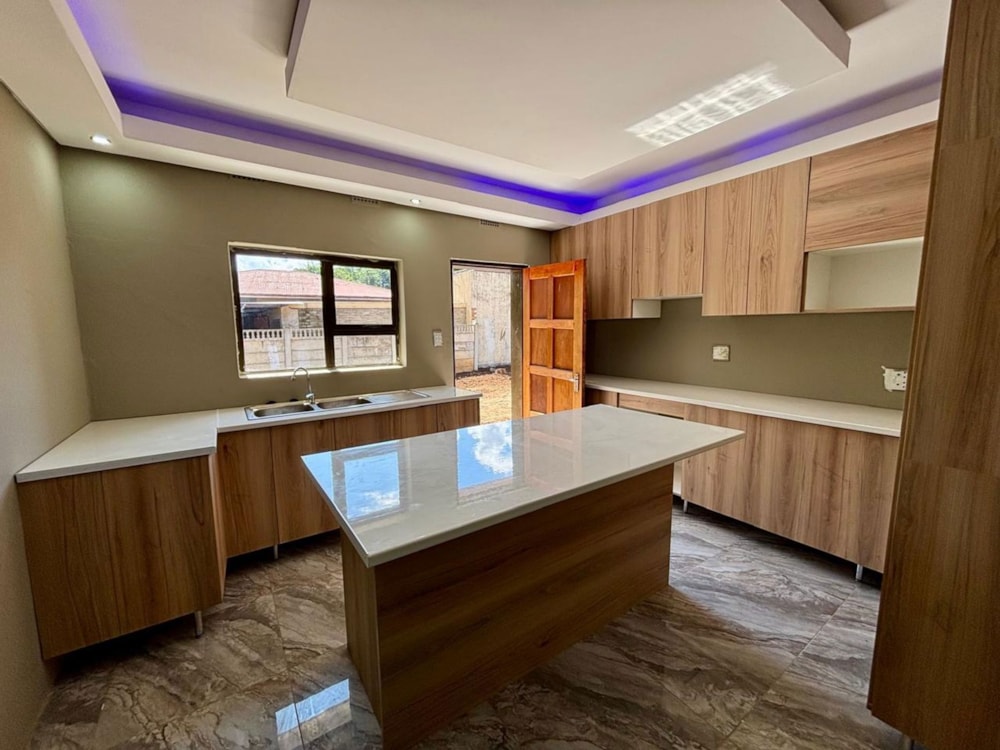 House for sale in Bayswater - 1BX1721795