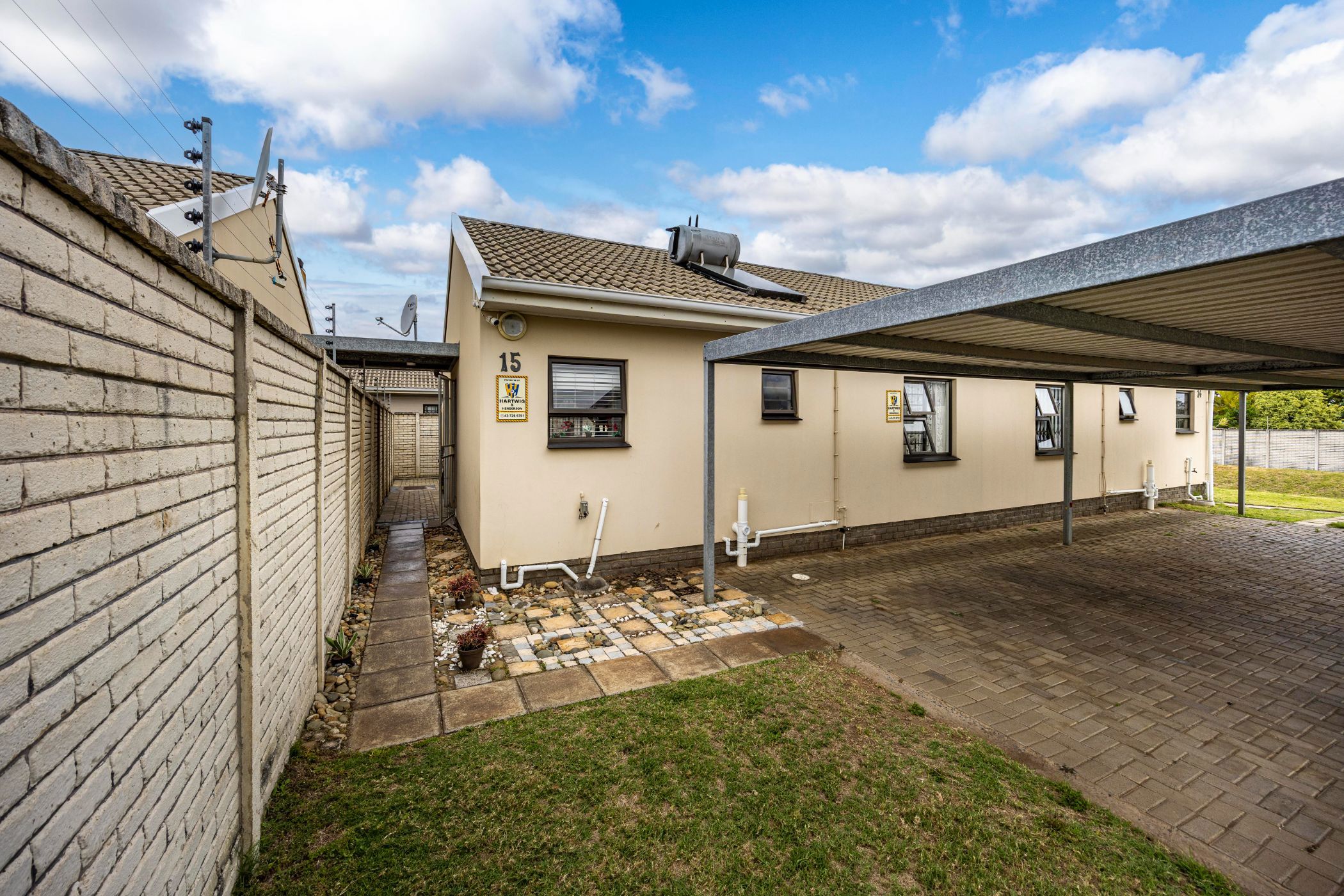 Townhouse for sale in Gonubie - 1EZ1720316