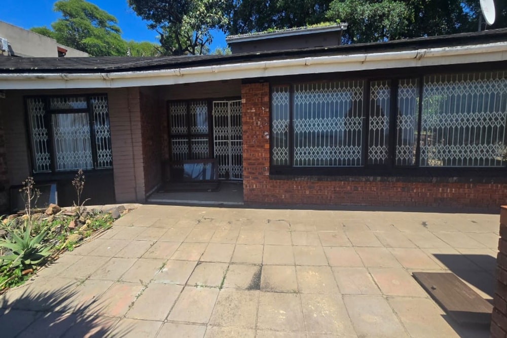 House for sale in Athlone Park - 1WB1723494