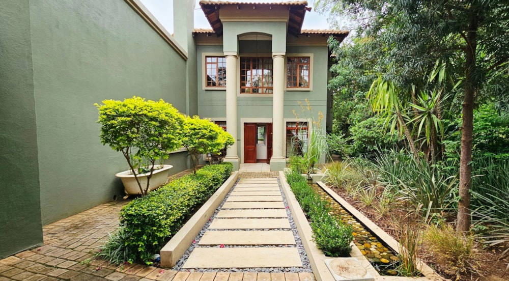 Double-storey house for sale in Lydenburg (Mashishing) - 1LY1722524 Double-storey house for sale in Lydenburg (Mashishing) - 1LY1722524