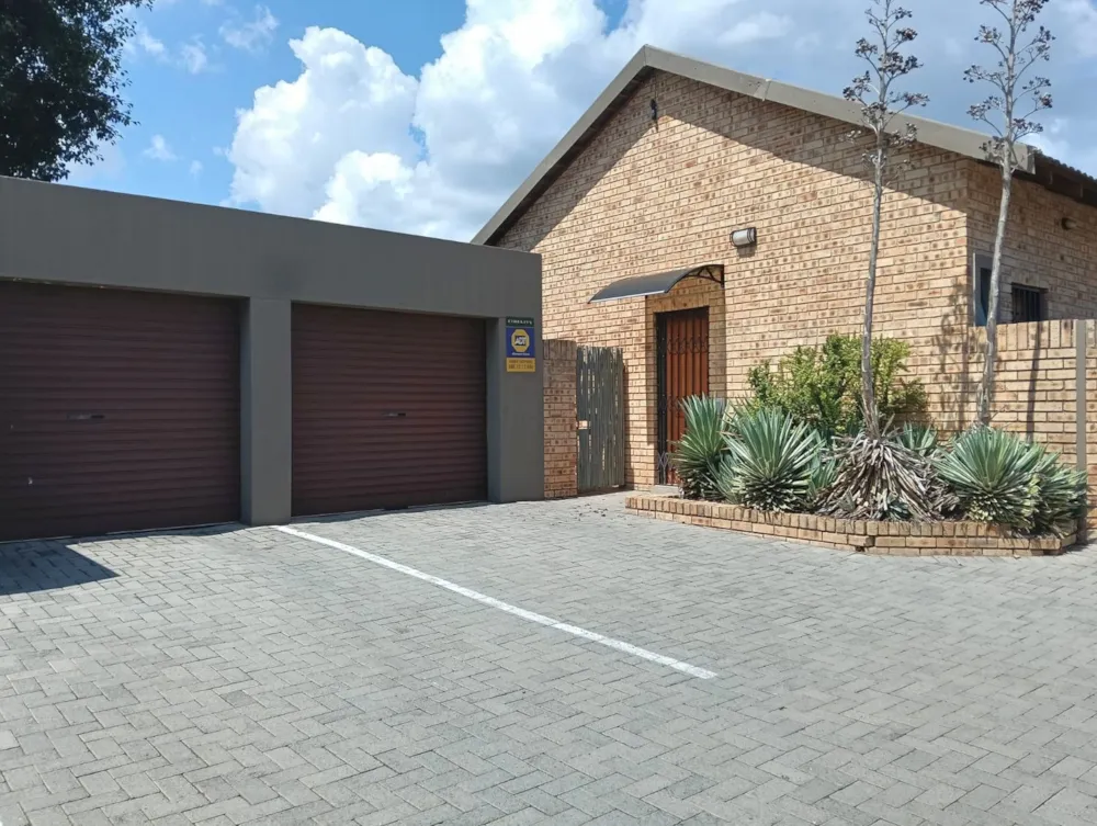 Townhouse to rent in Langenhovenpark - 1BX1753827 Townhouse to rent in Langenhovenpark - 1BX1753827